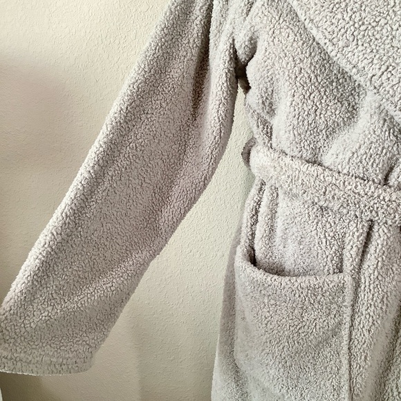 BERKSHIRE Sherpa Fleece Robe Bathrobe Pockets Tie Waist Loungewear Comfy Gray M - Picture 4 of 11
